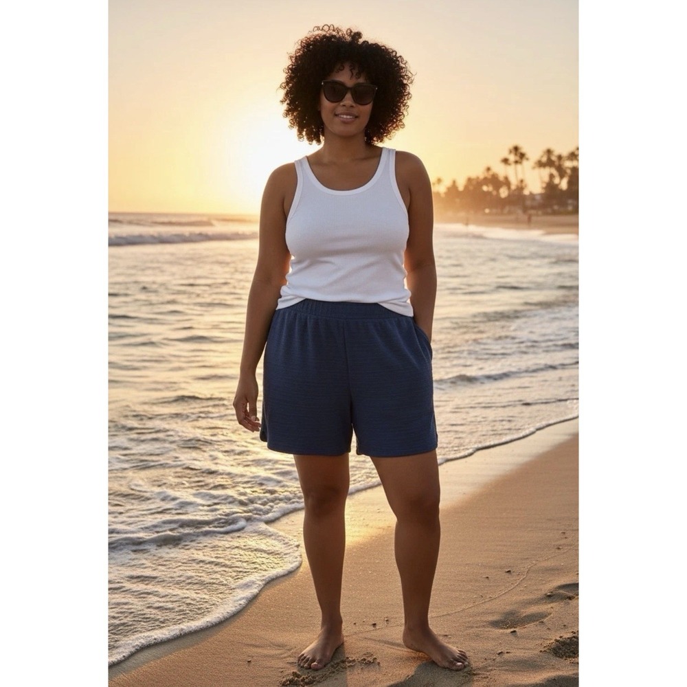 NWT Eddie Bauer Beachy Slub Shorts Women's XL Blue Stretch Mid Rise $60 Retail